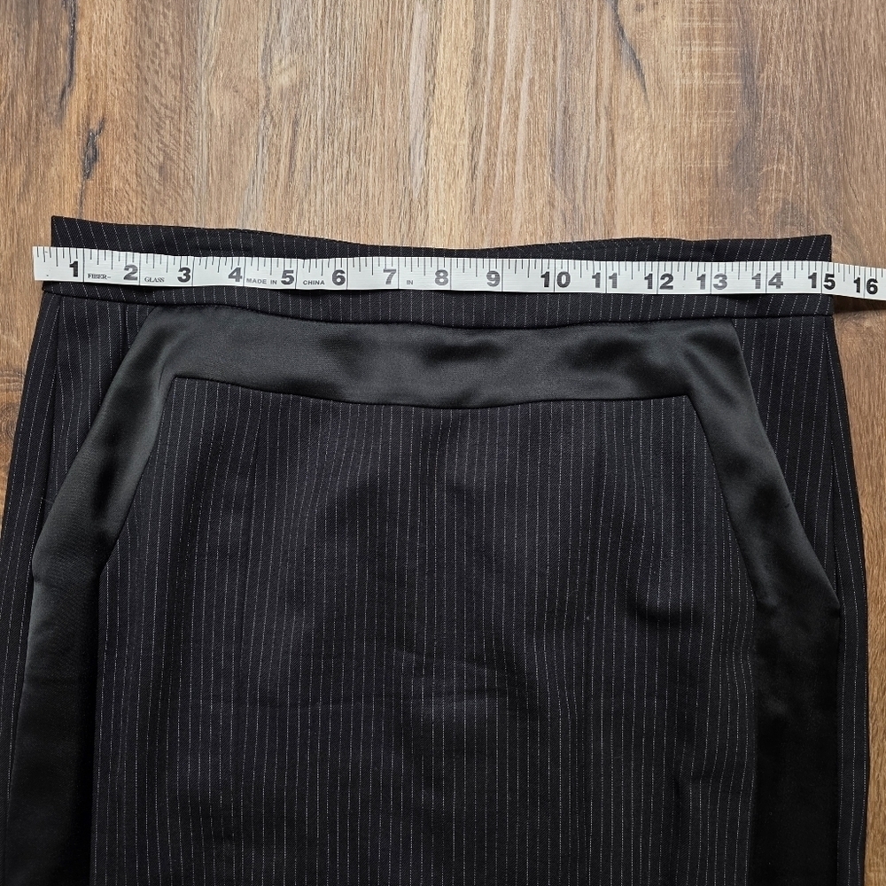 Bebe Black Pinstripe Back Zip Closure Pencil Skirt Size 6 - Picture 5 of 6